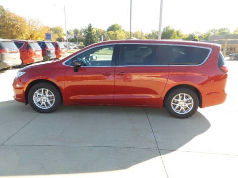 2025 Chrysler Pacifica for sale at WAYNE HALL CHRYSLER JEEP DODGE in Anamosa IA