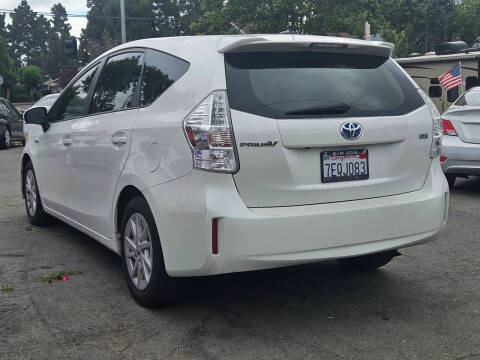 2014 Toyota Prius v