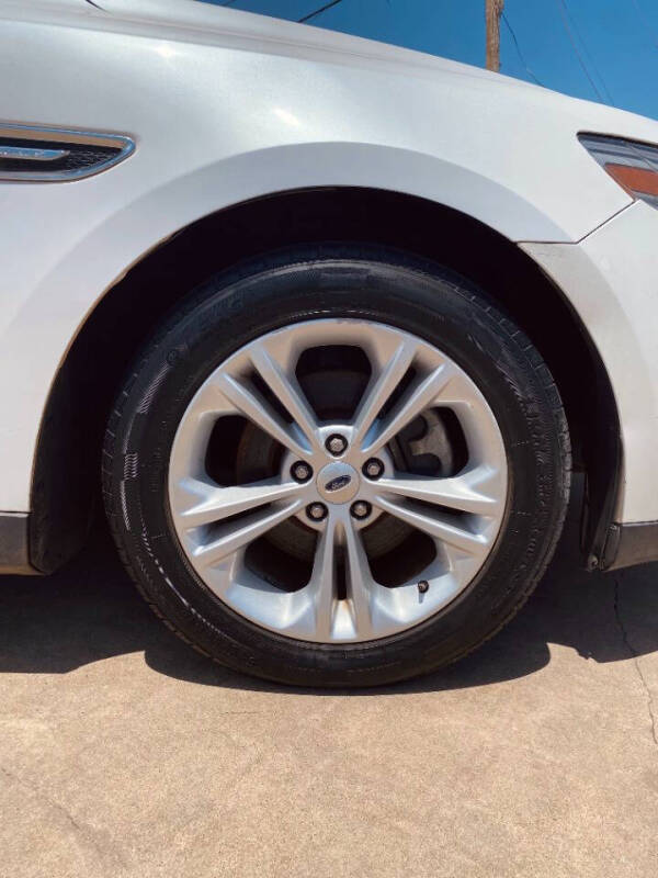 2013 Ford Taurus SEL