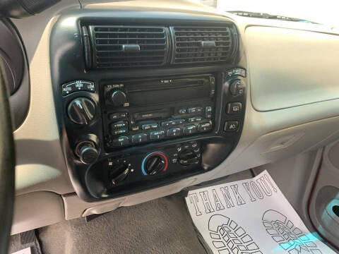 2000 Ford Explorer XLS