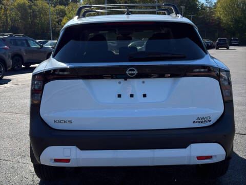 2026 Nissan Kicks SV