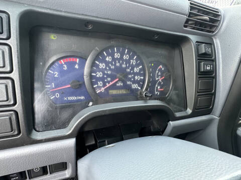2005 Mitsubishi Fuso FE85D