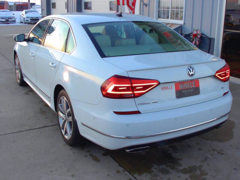 2016 Volkswagen Passat V6 SEL Premium