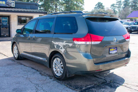 2013 Toyota Sienna XLE 8-Passenger