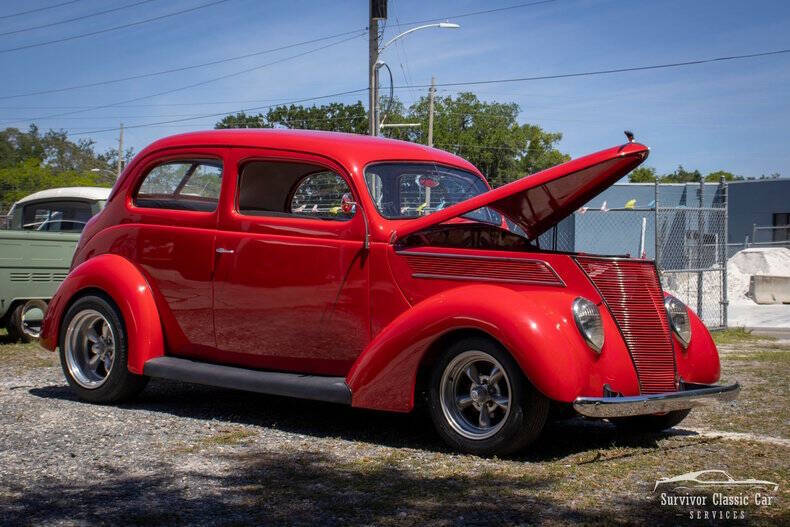 1937 Ford Tudor