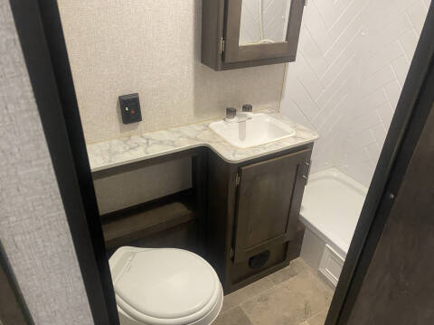 2021 Coleman 334BH