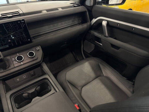 2023 Land Rover Defender 130 X-Dynamic SE