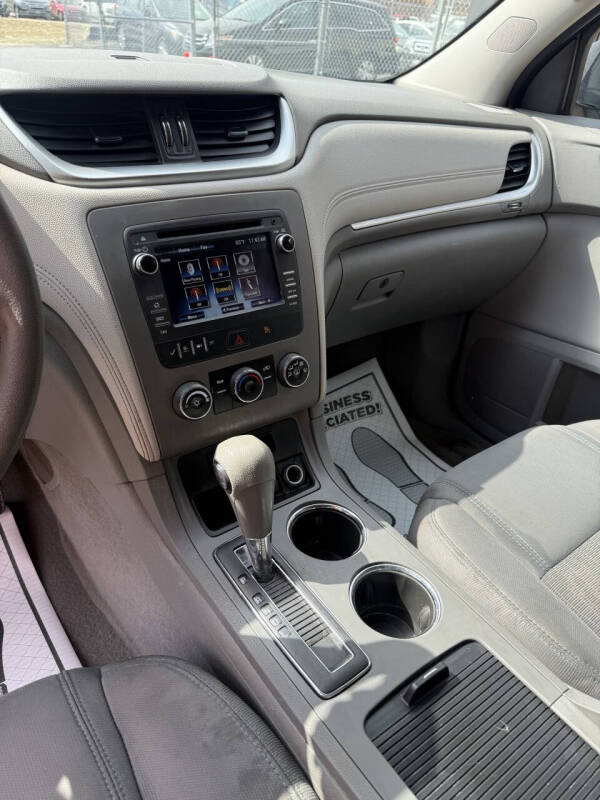 2017 Chevrolet Traverse LS