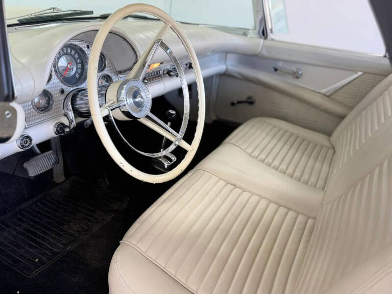 1957 Ford Thunderbird
