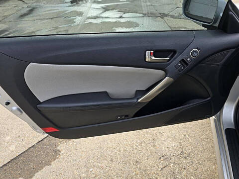 2013 Hyundai Genesis Coupe 2.0T Premium