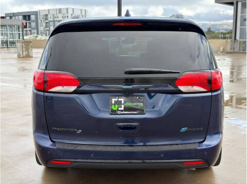 2020 Chrysler Pacifica Hybrid Limited