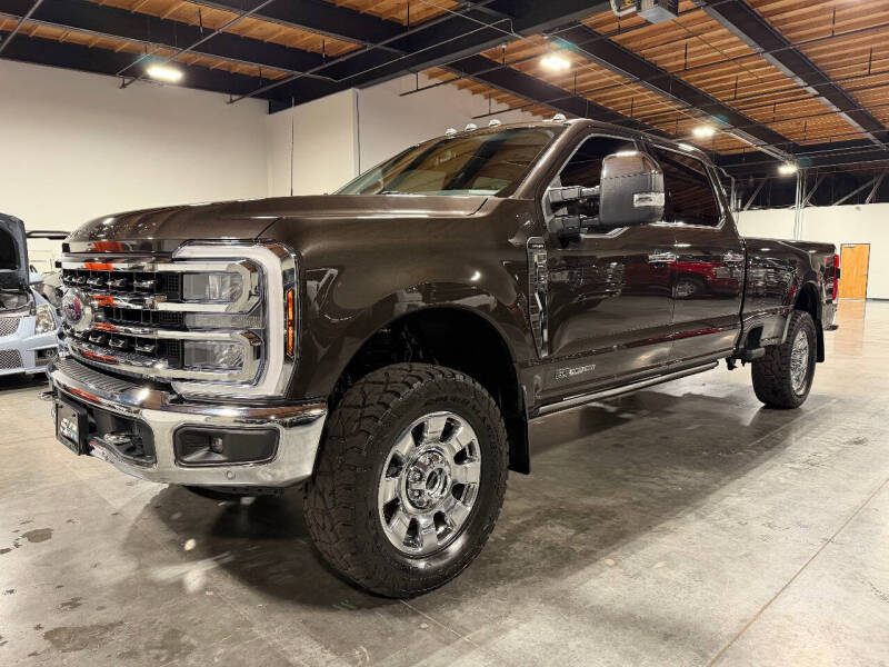 2024 Ford F-350 Super Duty Lariat's photo