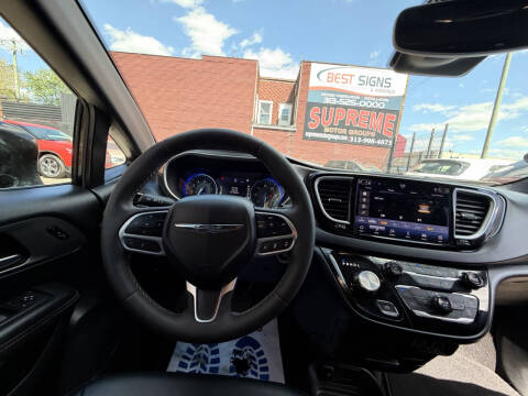 2025 Chrysler Pacifica Select