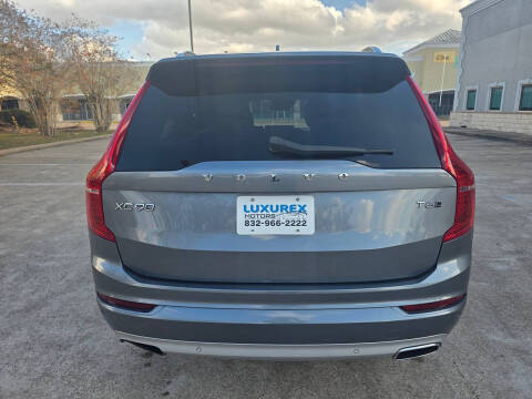 2016 Volvo XC90 T6 Momentum