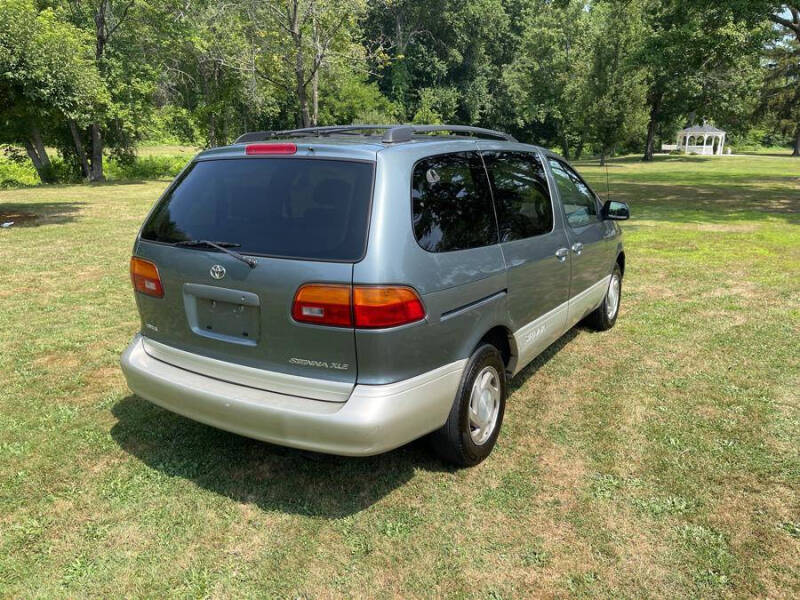 1999 Toyota Sienna