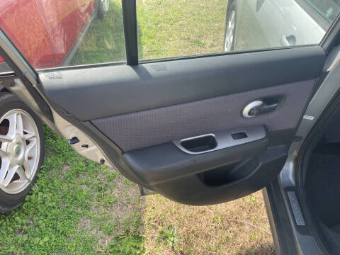 2008 Nissan Versa 1.8 S