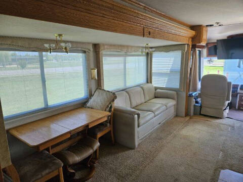 2002 Freightliner XC Chassis
