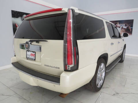2014 Cadillac Escalade ESV Luxury