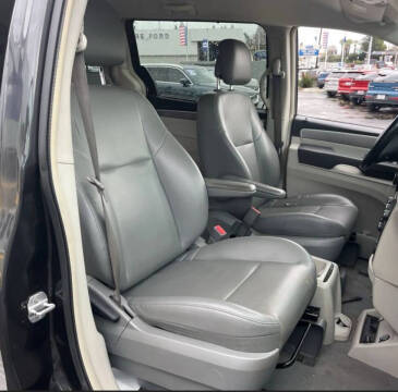 2012 Volkswagen Routan