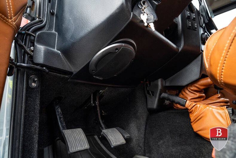 1987 Land Rover Defender