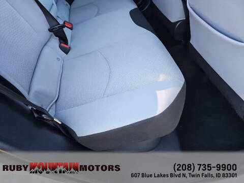 2019 Toyota Prius LE