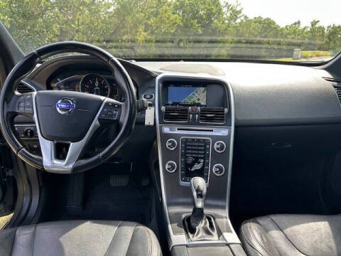 2016 Volvo XC60 T5 Drive-E Platinum