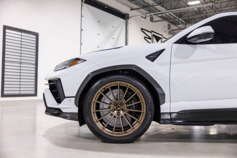 2023 Lamborghini Urus Performante