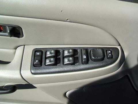 2004 Chevrolet Tahoe LS