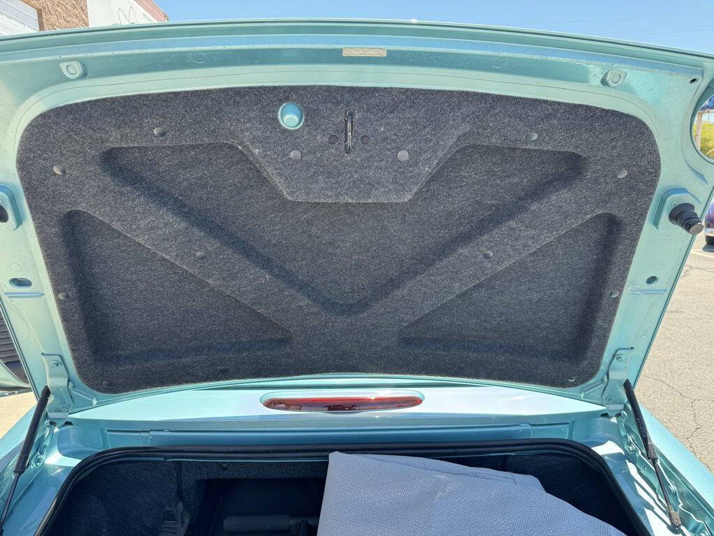 2002 Ford Thunderbird 17