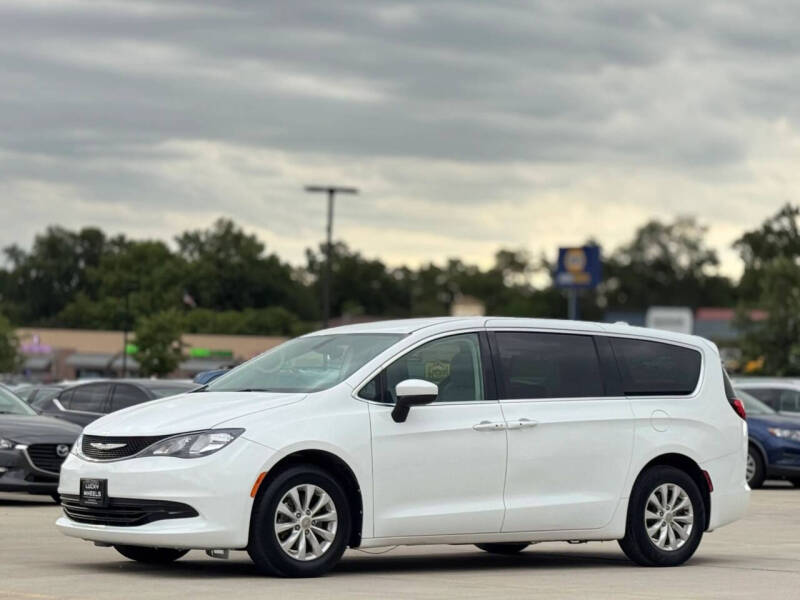 2017 Chrysler Pacifica Touring