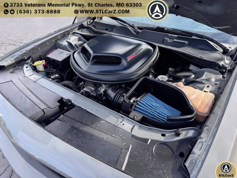 2017 Dodge Challenger 392 HEMI Scat Pack Shaker