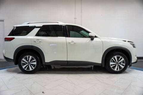 2024 Nissan Pathfinder SL