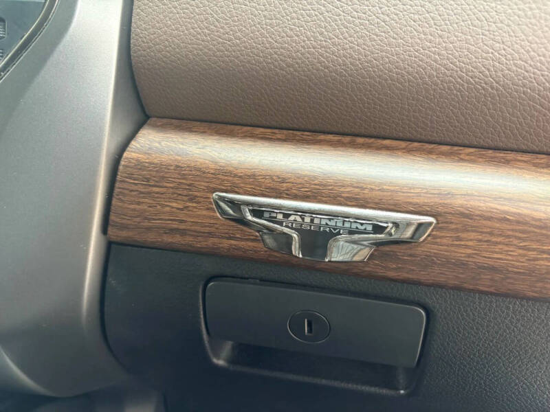 2017 Nissan Titan Platinum Reserve