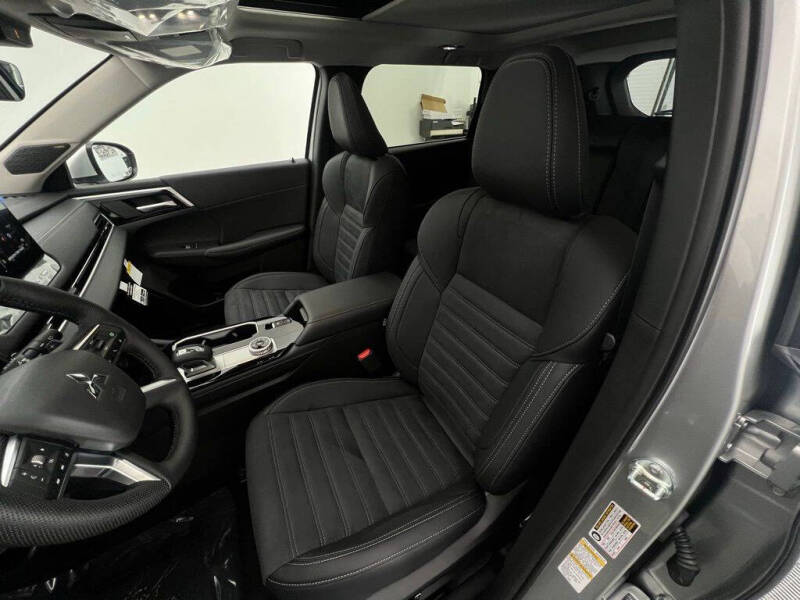 2026 Mitsubishi Outlander SE