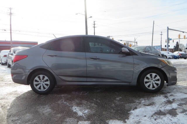 2016 Hyundai Accent SE