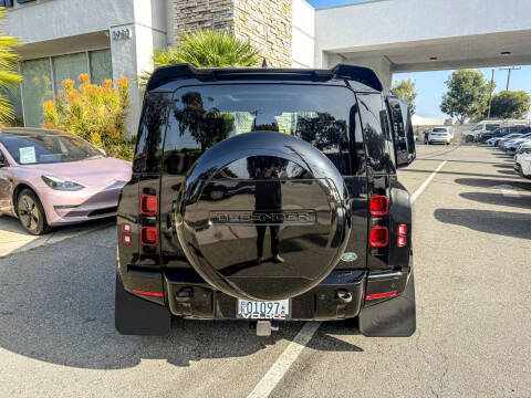 2023 Land Rover Defender 110 SE