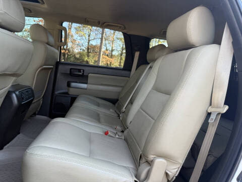 2011 Toyota Sequoia SR5