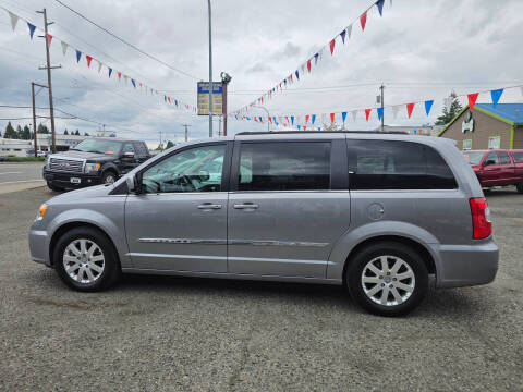 2016 Chrysler Town and Country Touring