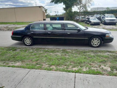 2006 Lincoln Town Car for sale at LAND & SEA BROKERS INC in Pompano Beach FL