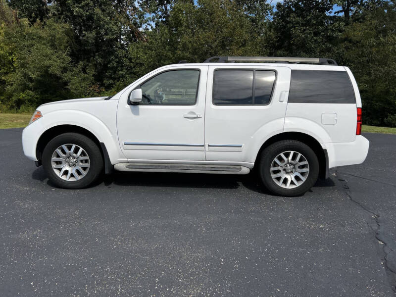 2010 Nissan Pathfinder LE