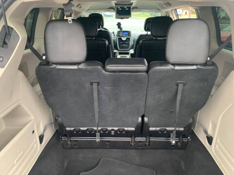 2016 Chrysler Town and Country Touring