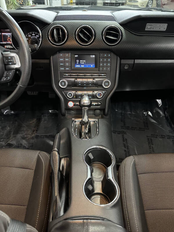 2016 Ford Mustang V6