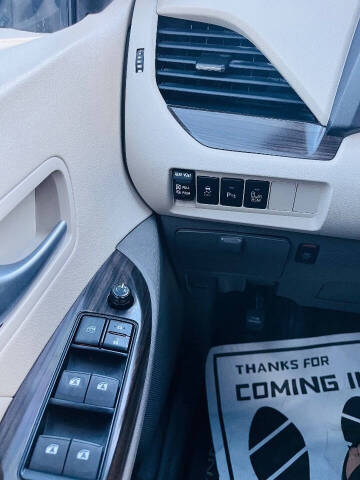 2016 Toyota Sienna XLE 8-Passenger