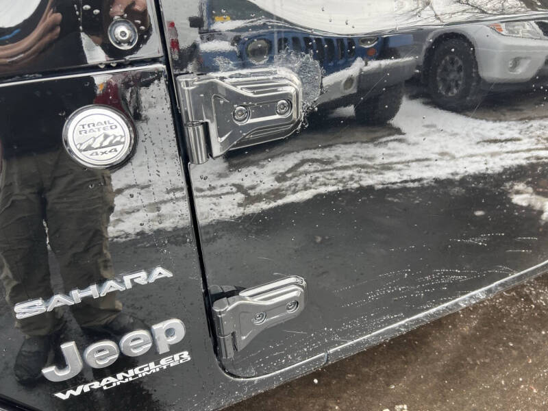 2020 Jeep Wrangler Unlimited Sahara Altitude