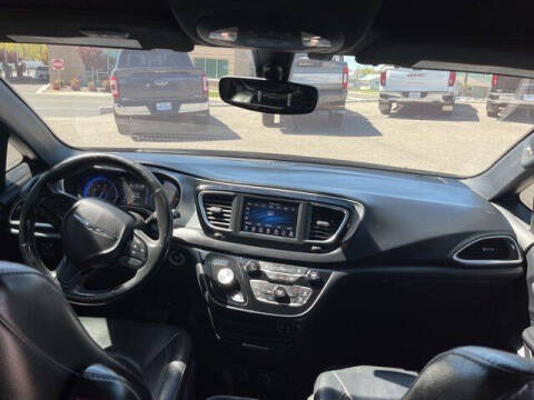 2020 Chrysler Pacifica Touring L