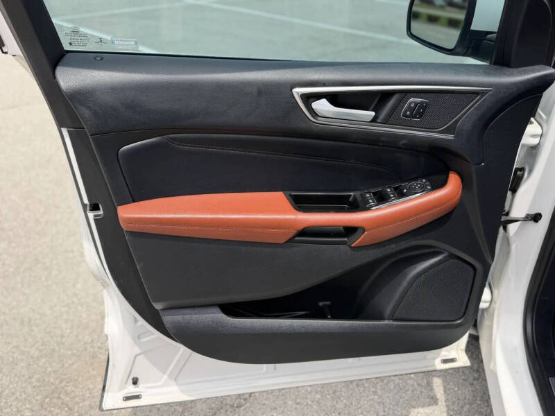 2015 Ford Edge Titanium - Photo 13