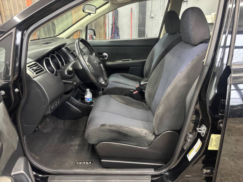 2011 Nissan Versa 1.8 SL
