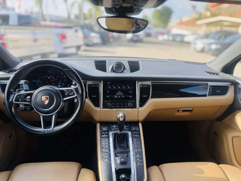 2018 Porsche Macan