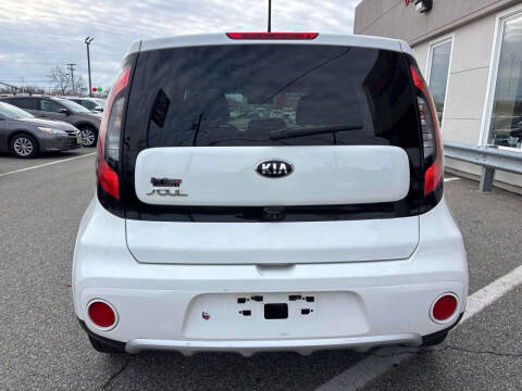 2018 Kia Soul +