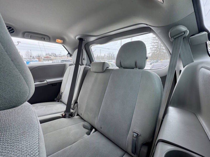 2016 Toyota Sienna L 7-Passenger